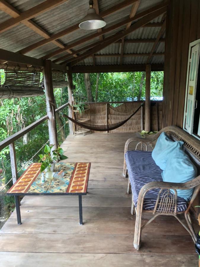 Retro Kampot Guesthouse Eksteriør bilde