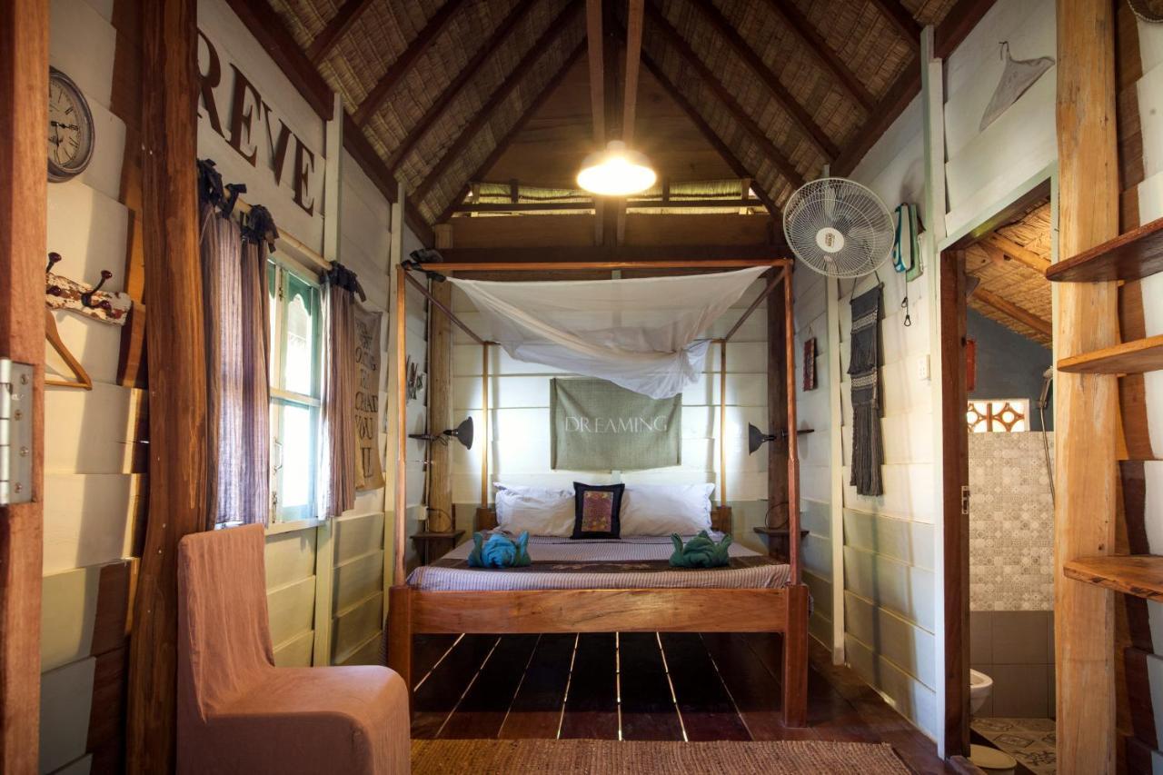 Retro Kampot Guesthouse Eksteriør bilde
